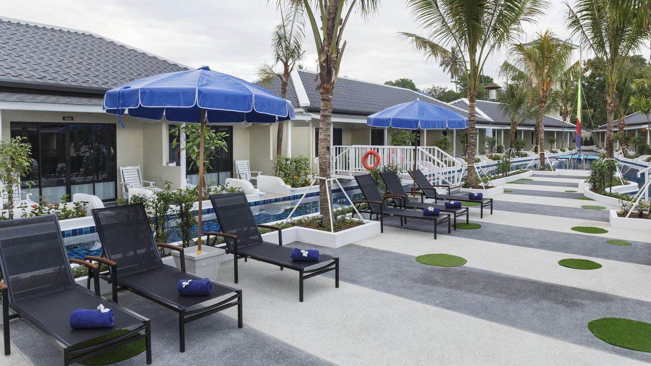 Tuana Hotels Brook Pool Access Csalong Kültér fotó